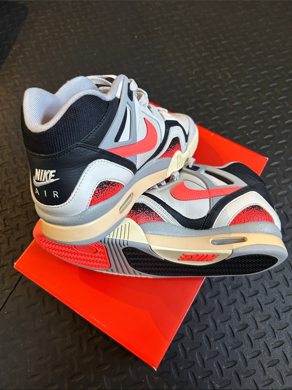 Nike Air Tech Hot Lava